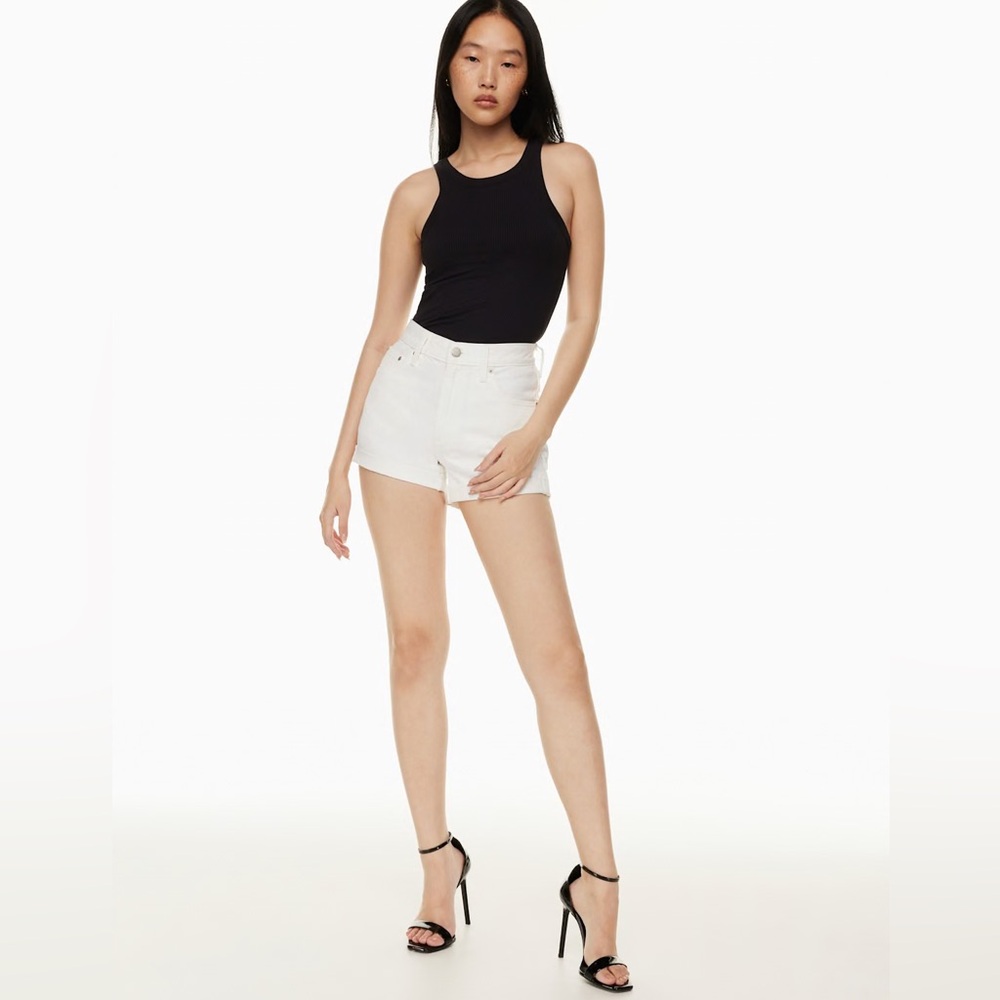 Aritzia The '90s A-line Hi-rise Jean Short